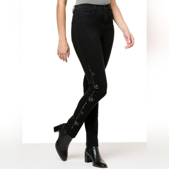 NWT DG2 by Diane Gilman New Classic Stretch Jeans with Embellishment - Picture 1 of 3
